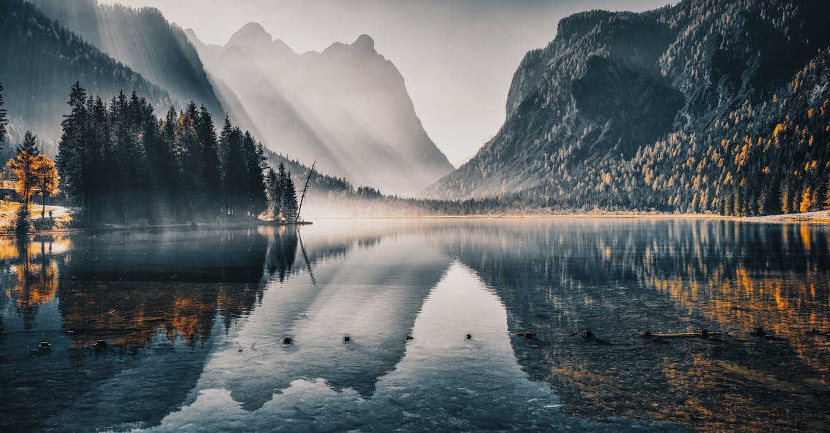 découvrez le phénomène des heures miroirs, un moment fascinant où les chiffres se reflètent sur votre montre. apprenez leur signification et comment ces instants particuliers peuvent influencer votre vie quotidienne.