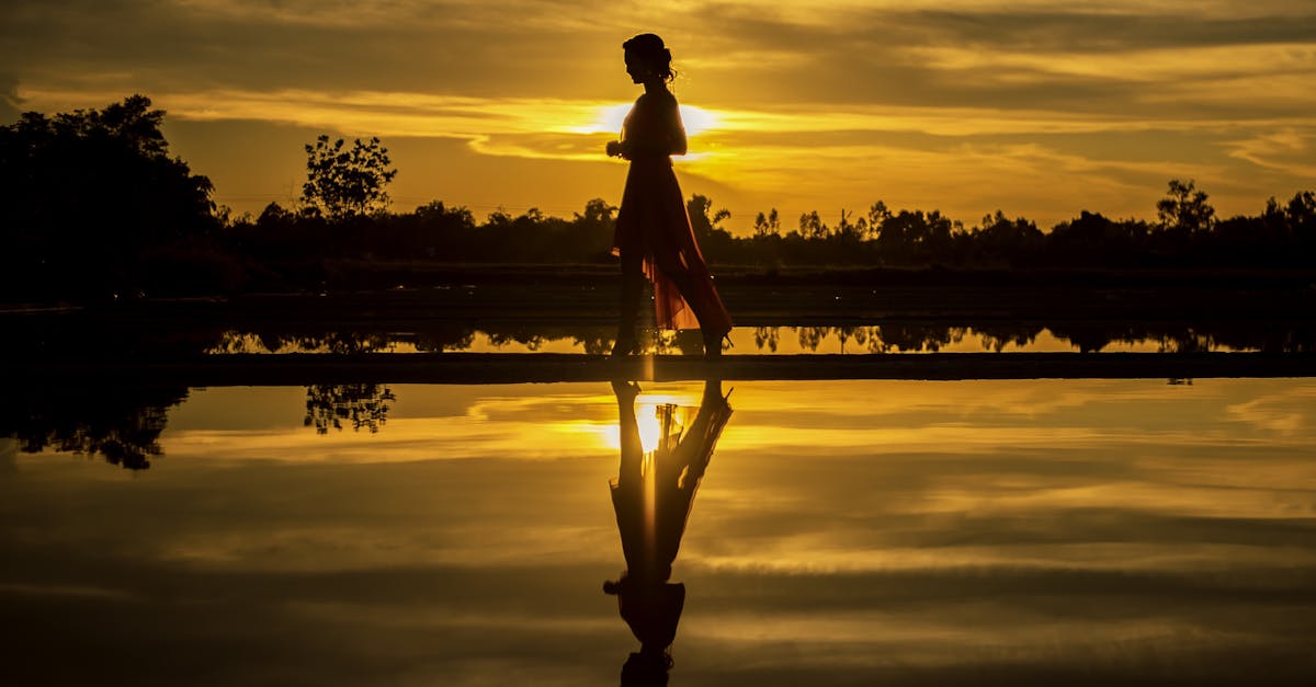 découvrez le phénomène des heures miroirs, ces moments intrigants où les chiffres se reflètent sur votre horloge. plongez dans l'univers mystique des heures miroir et explorez leur signification spirituelle et symbolique. apprenez comment ces instants peuvent influencer votre vie et vous apporter des messages importants.