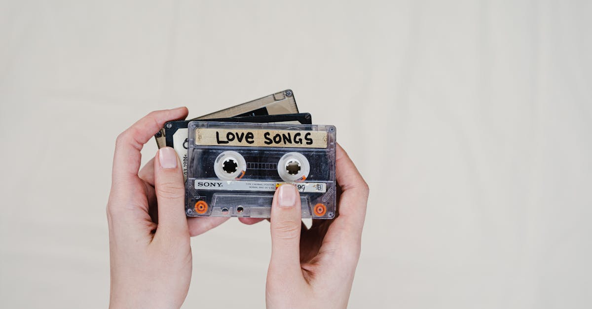 découvrez notre mixtape exclusive, un voyage musical captivant regroupant des titres inédits et des morceaux cultes. plongez dans des sonorités variées, des beats entraînants et des artistes talentueux qui ne manqueront pas de vous faire vibrer. préparez-vous à ressentir chaque note et à vivre une expérience auditive inoubliable.