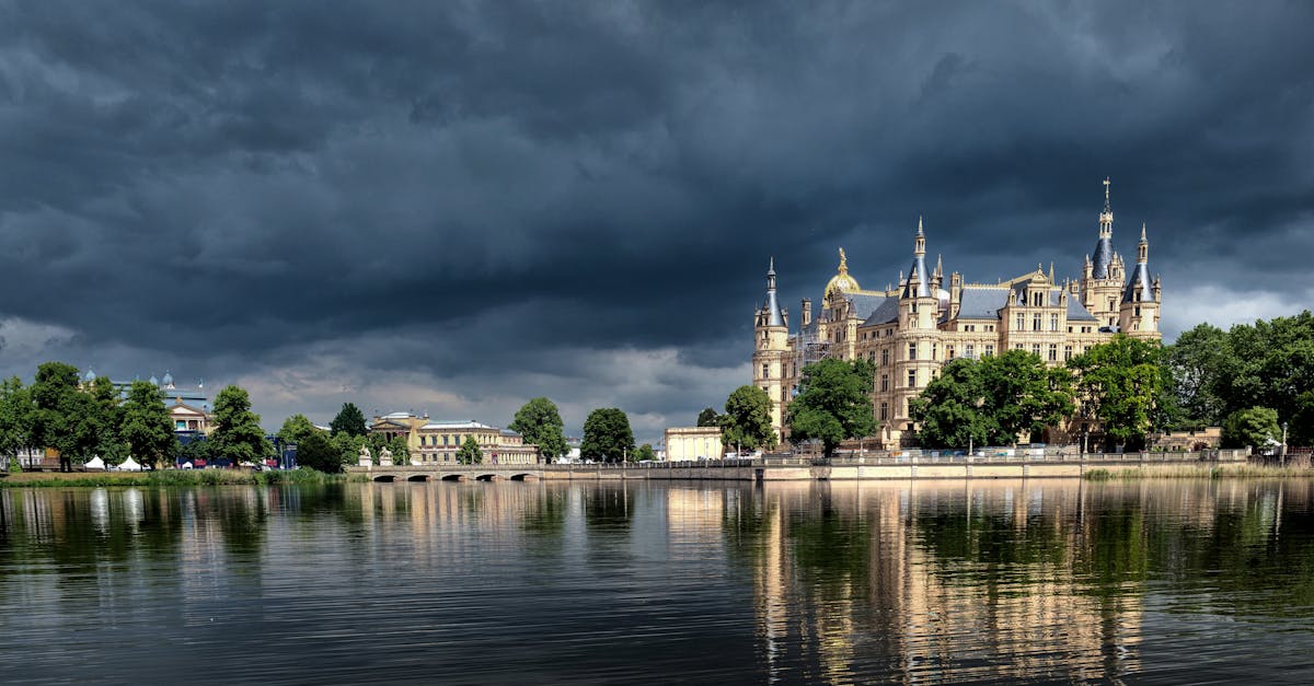 découvrez le mystère d'oak island, un site mythique où des chasseurs de trésors mettent tout en œuvre pour percer les secrets d'un trésor légendaire caché depuis des siècles. rejoignez l'aventure et explorez les énigmes fascinantes qui entourent cette île intrigante.