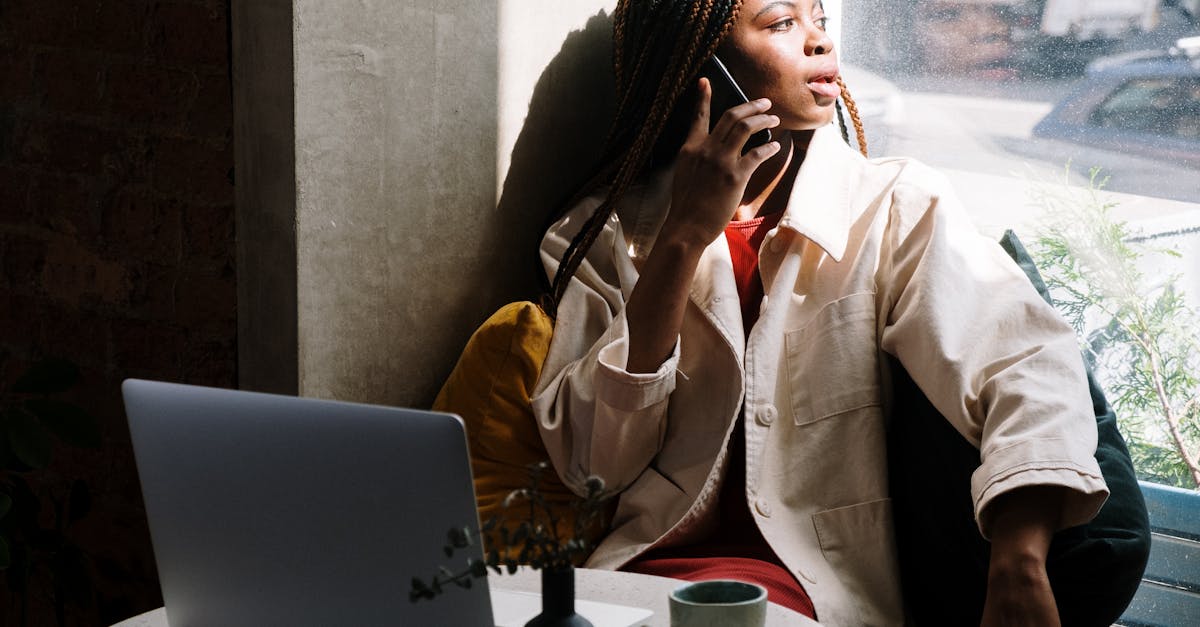 découvrez whatsapp, l'application de messagerie instantanée populaire qui vous permet de rester connecté avec vos amis et votre famille grâce à des messages, des appels et des partages de fichiers sécurisés et gratuits.