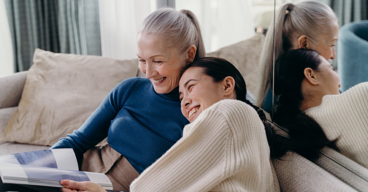 découvrez nos conseils et astuces pour prendre soin de vos cheveux gris. apprenez à mettre en valeur votre belle chevelure argentée avec des soins adaptés et des coiffures tendance.