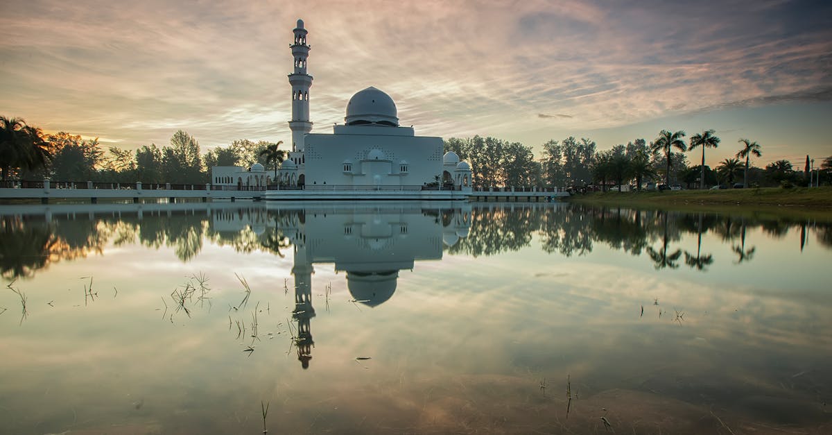 découvrez la signification fascinante des heures miroir. plongez dans l'univers mystique des chiffres répétitifs et leur impact sur votre vie. explorez comment ces moments peuvent révéler des messages cachés et des opportunités spirituelles.