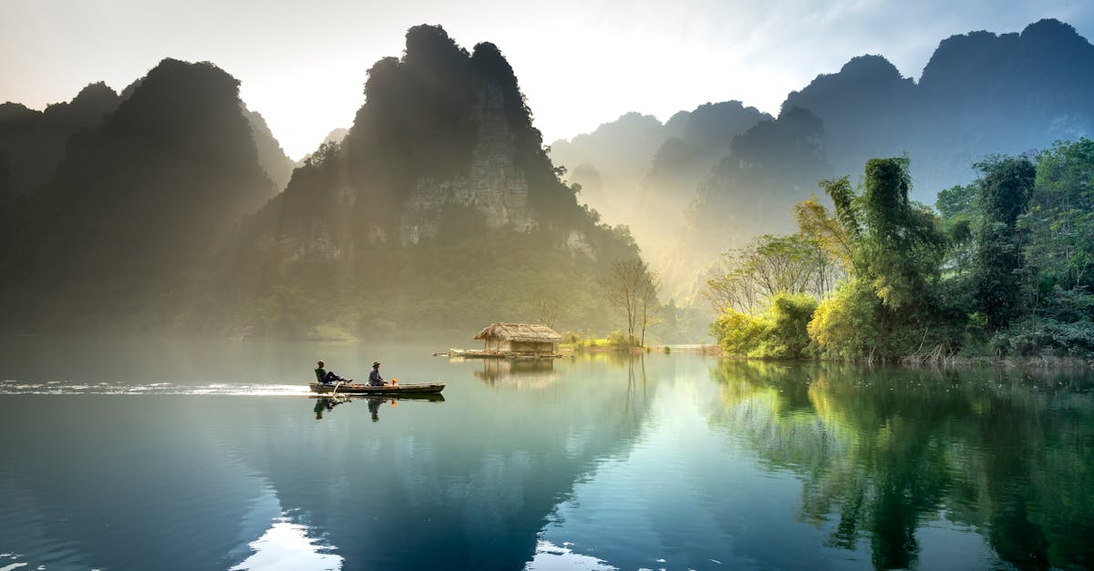 découvrez la beauté des lacs : des paysages sereins, des activités de plein air et des expériences inoubliables au cœur de la nature. plongez dans un monde de tranquillité et d'aventure!