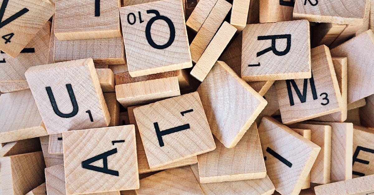 découvrez le jeu de scrabble, un classique indémodable qui combine stratégie et vocabulaire. parfait pour les passionnés de mots et de défis, ce jeu familial vous invite à créer des mots avec un maximum de créativité. rejoignez l'aventure du scrabble et améliorez votre lexique tout en vous amusant !