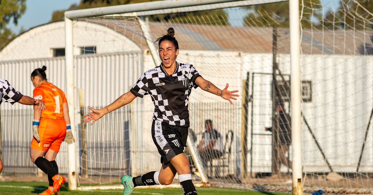 découvrez la 'victory crown', un symbole emblématique de succès et de triomphe. cet accessoire unique allie élégance et puissance, parfait pour célébrer vos victoires et faire ressortir votre personnalité. faites briller votre style avec la victory crown !