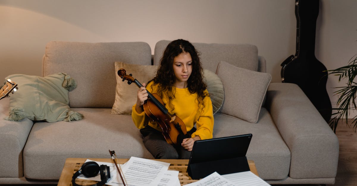 découvrez les chansons incontournables des youtubers qui font le buzz sur la plateforme ! plongez dans l'univers musical de vos créateurs préférés et explorez leurs hits viraux qui animent les réseaux sociaux.
