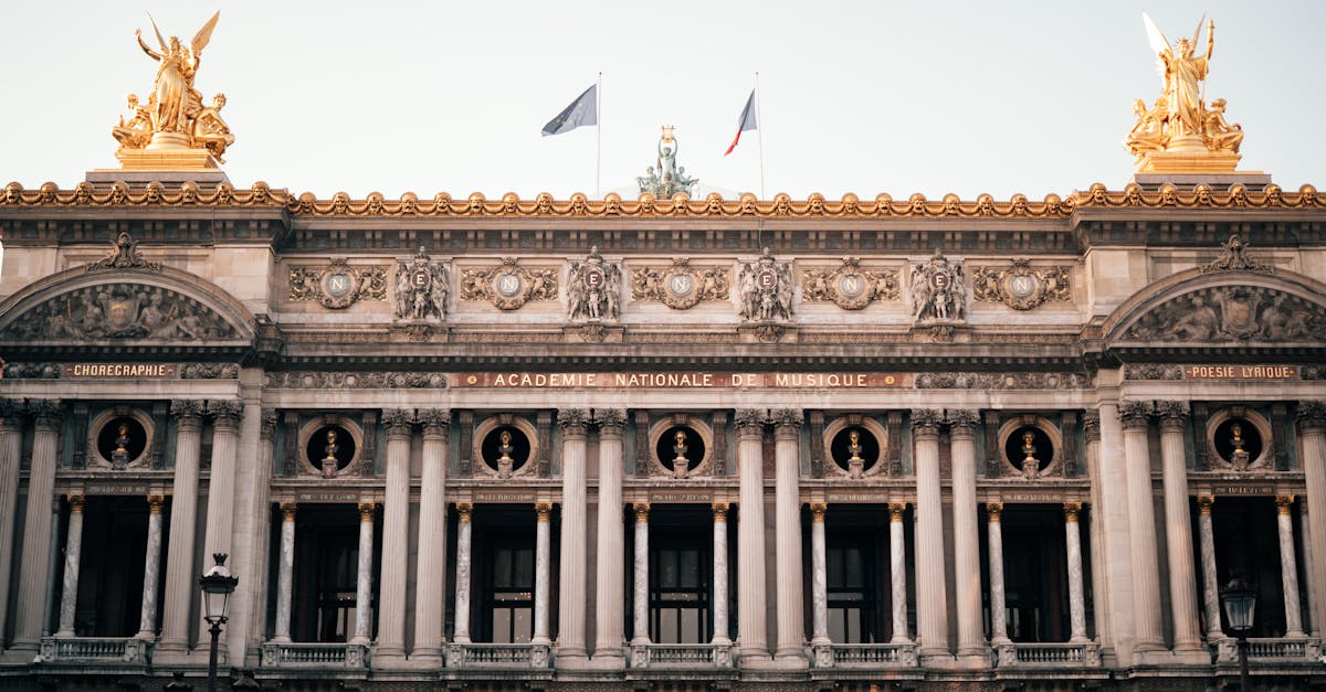 découvrez l'univers de clémence poésy, l'actrice et mannequin française célèbre pour son talent et sa beauté. explorez sa carrière captivante au cinéma et à la télévision, ainsi que ses projets récents et son style unique.