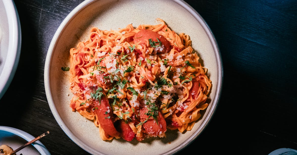 découvrez l'art de la cuisson des œufs avec nos astuces et recettes. que ce soit pour des œufs brouillés parfaits, des omelettes savoureuses ou des œufs pochés délicats, apprenez à maîtriser chaque technique pour un petit-déjeuner réussi ou un repas rapide et nutritif.