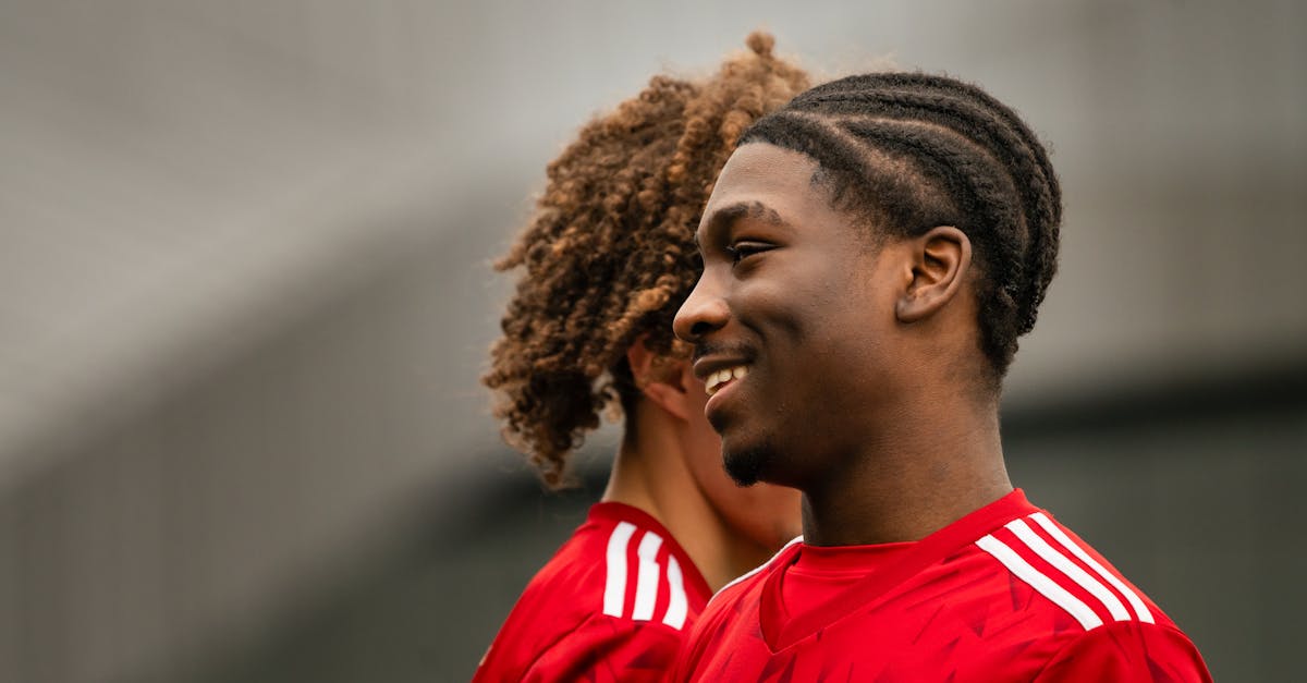 regardez vos matchs de football préférés en streaming en direct. profitez d'une expérience immersive avec une qualité de diffusion exceptionnelle, suivez vos équipes favorites et ne manquez aucune action grâce à notre plateforme dédiée au streaming de football.