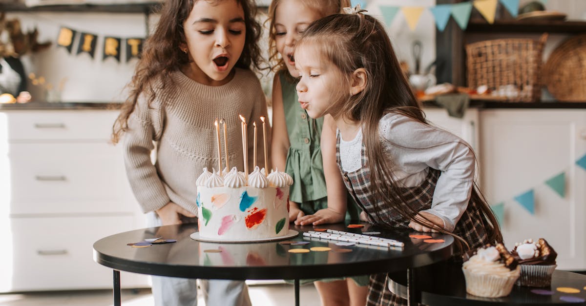 découvrez notre sélection incontournable de séries girly qui célèbrent l'amitié, l'amour et la féminité. plongez dans des histoires captivantes et inspirantes, idéales pour les soirées cocooning ou entre amies. parfaites pour les fans de romances et de comédies, ces séries vous feront rire et rêver !