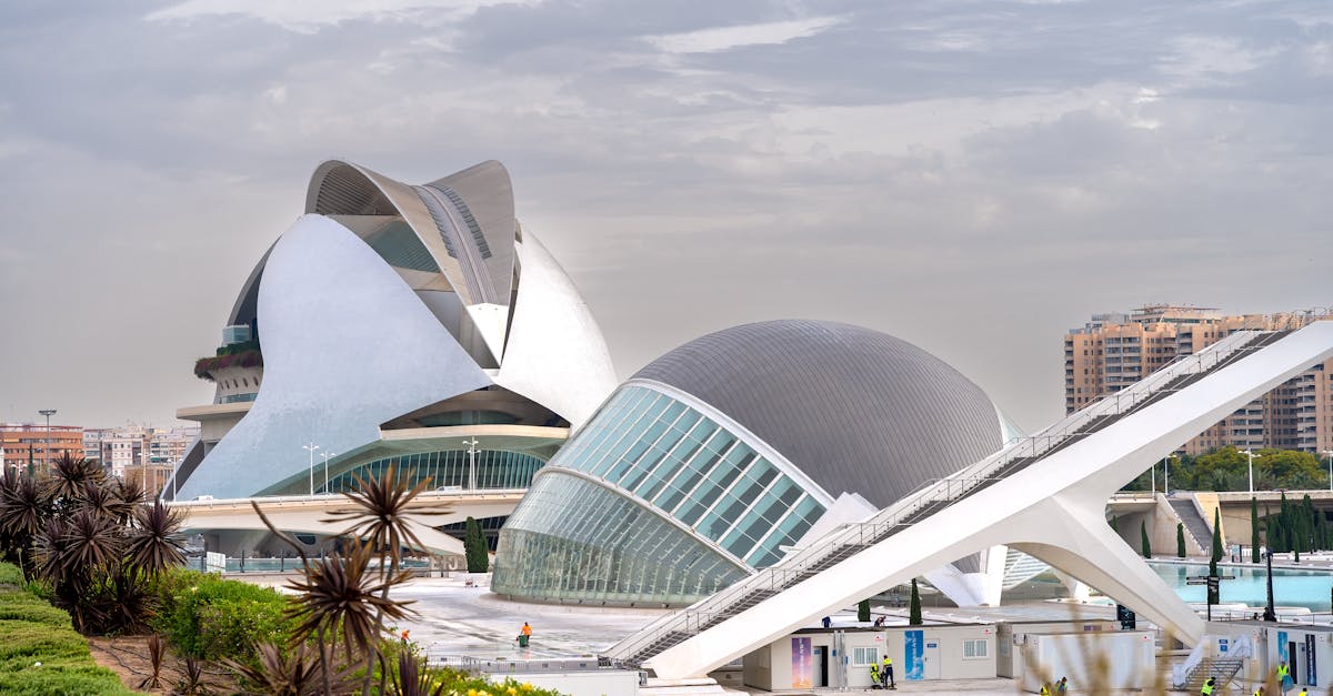 découvrez les sites emblématiques qui marquent les paysages du monde. des monuments historiques aux merveilles naturelles, explorez les joyaux culturels et architecturaux qui racontent l'histoire de chaque lieu.