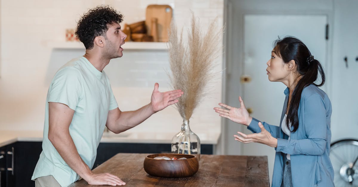 découvrez les détails du conflit entre kylian mbappé et le paris saint-germain, plongeant au coeur des tensions et des enjeux qui secouent le club. quelles sont les implications pour l'avenir du joueur et de l'équipe ? analyse complète.