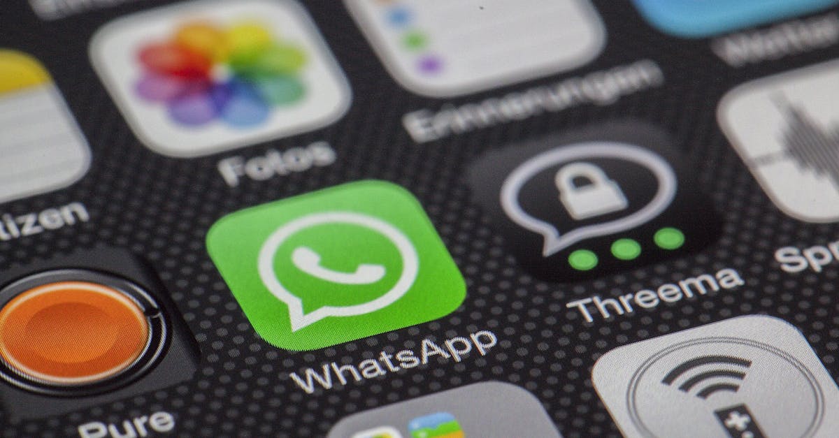découvrez comment récupérer les messages supprimés sur whatsapp grâce à nos astuces et conseils pratiques. ne perdez plus jamais de précieux échanges !