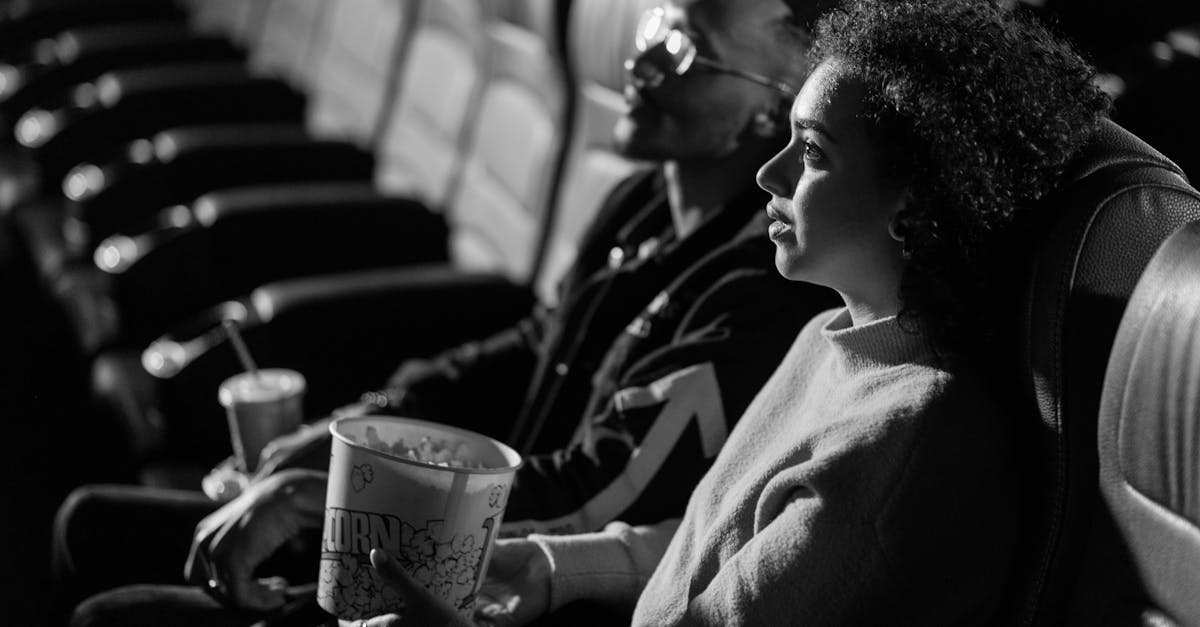 découvrez les chefs-d'œuvre intemporels du 7e art avec notre sélection de classiques du cinéma. plongez dans l'univers de films iconiques qui ont marqué l'histoire et continuez à inspirer des générations de cinéphiles. revivez des moments inoubliables du cinéma à travers nos analyses et critiques.